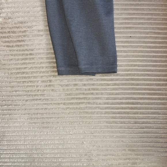 Old Navy Active Gray Leggings - Picture 4 of 5